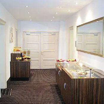 Koeniger ホテル 3*