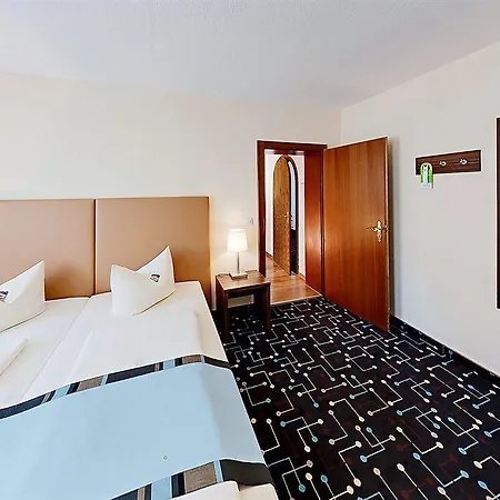 Koeniger 3* Pliening